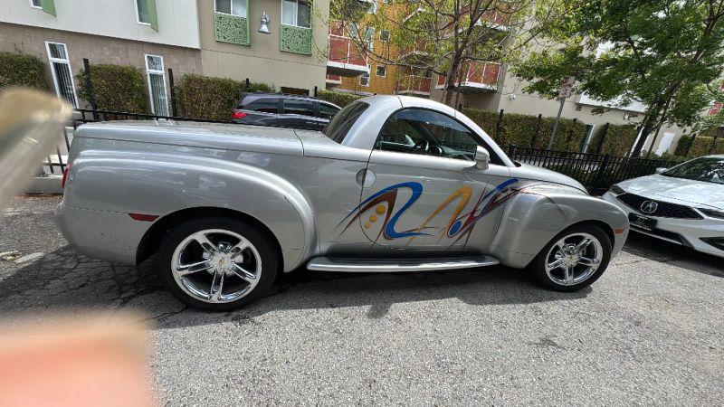 2005 Chevrolet SSR Base