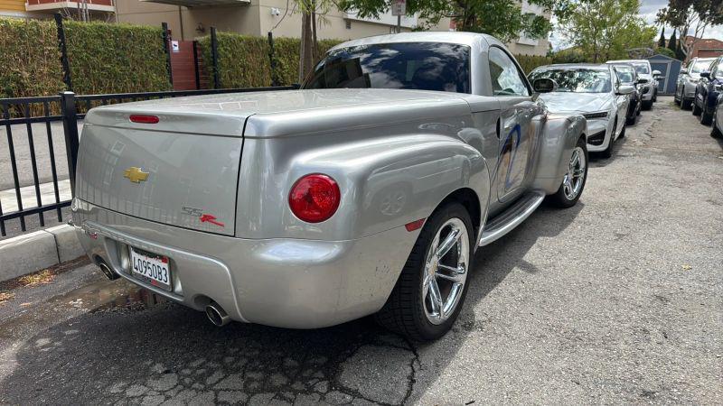 2005 Chevrolet SSR Base
