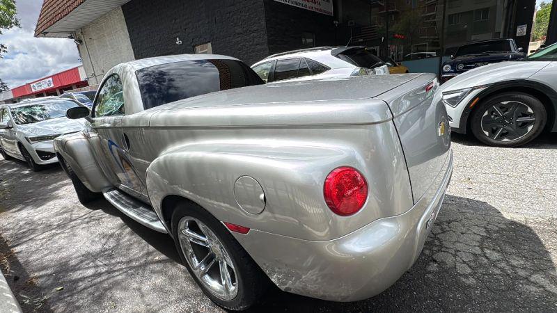 2005 Chevrolet SSR Base