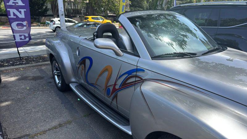 2005 Chevrolet SSR Base