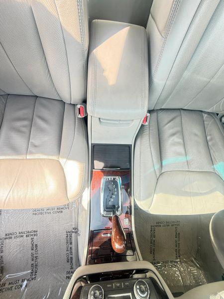 2011 Cadillac DTS Premium Collection