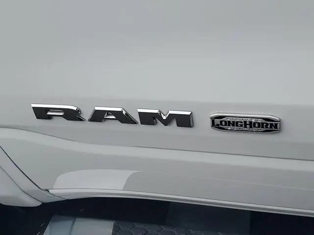 2022 Ram 1500 Limited Longhorn Crew Cab 4x4 5'7" Box