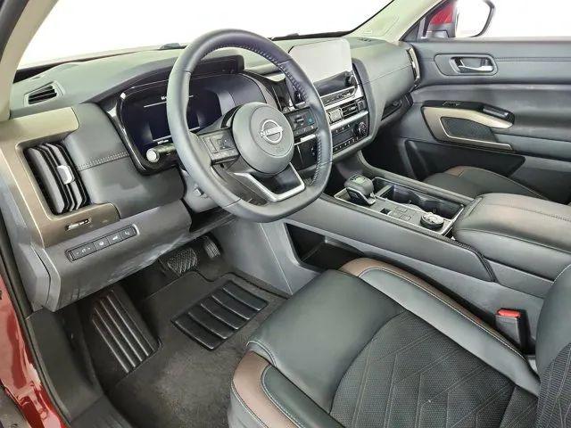 2025 Nissan Pathfinder Platinum 4WD
