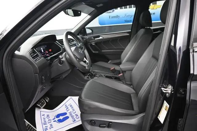2023 Volkswagen Tiguan 2.0T SE R-Line Black