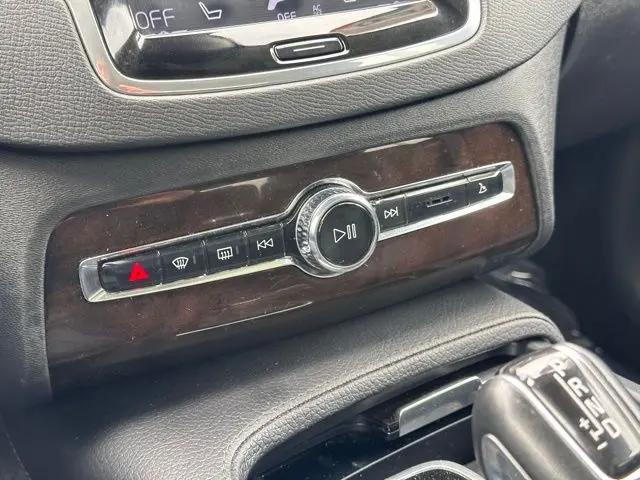 2019 Volvo XC90 T6 Momentum