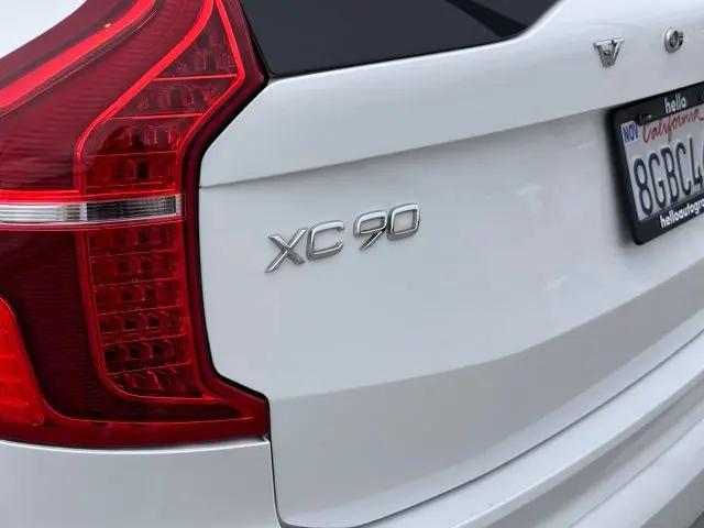 2019 Volvo XC90 T6 Momentum