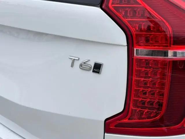 2019 Volvo XC90 T6 Momentum