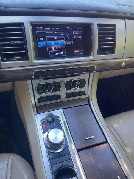 2012 Jaguar XF XF