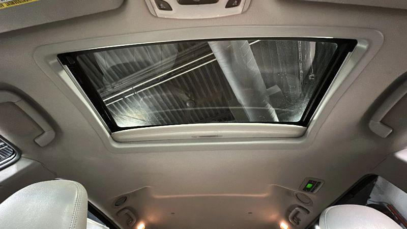2014 Toyota Sienna XLE V6 8 Passenger