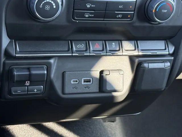 2022 Chevrolet Silverado 2500HD 4WD Double Cab Long Bed WT