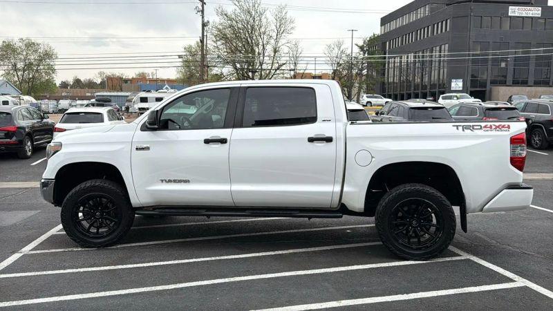2019 Toyota Tundra SR5 5.7L V8