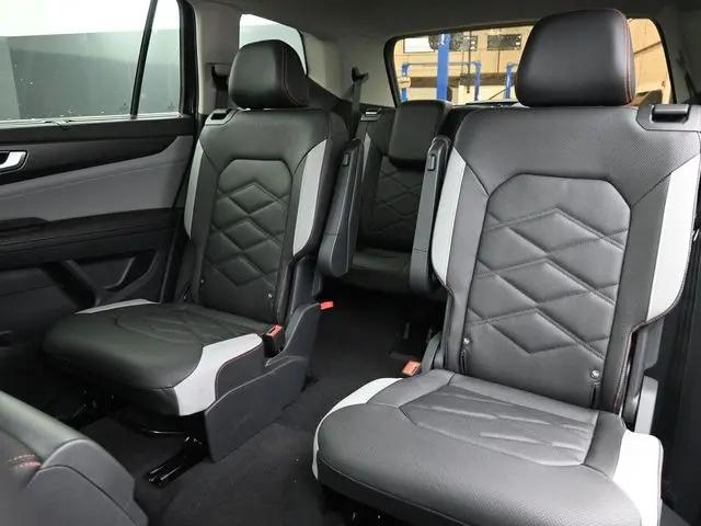 2026 Volkswagen Atlas Peak Edition