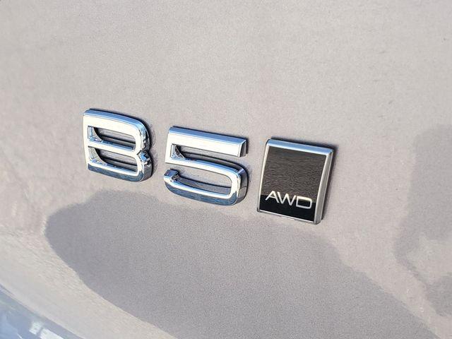 2026 Volvo XC40 Ultra, B5 AWD Gas (mild hybrid), Dark