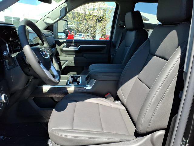 2026 GMC Sierra 2500HD Crew Cab, Standard Bed, SLT, 4WD