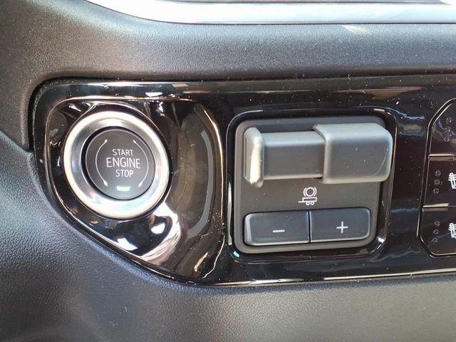 2026 GMC Sierra 2500HD Crew Cab, Standard Bed, SLT, 4WD