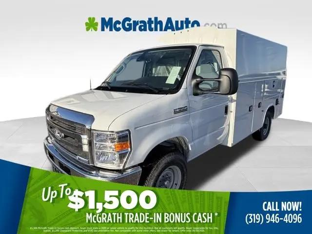2026 Ford E-350 Cutaway E-Series Cutaway for sale in Hiawatha, IA