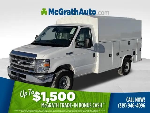 2026 Ford E-350 Cutaway E-Series Cutaway for sale in Hiawatha, IA