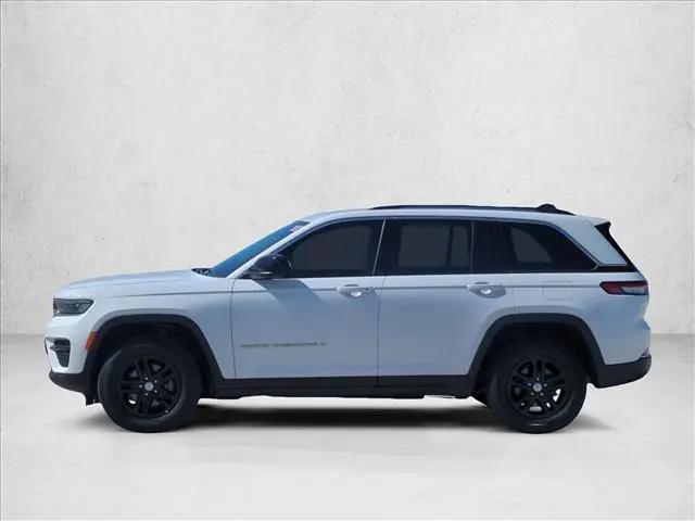 2022 Jeep Grand Cherokee Laredo 4x4