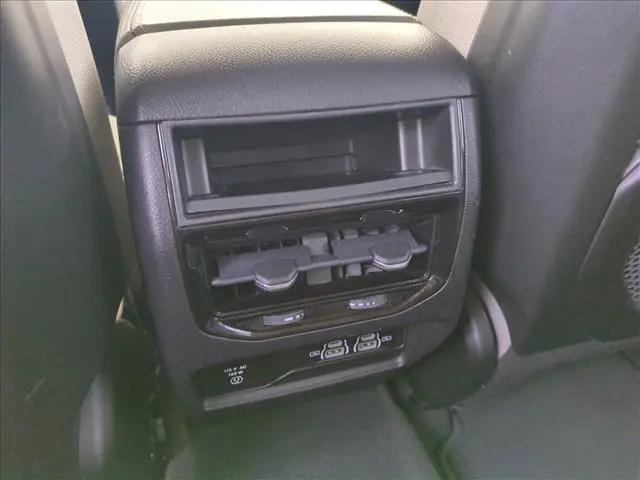 2022 Jeep Grand Cherokee Laredo 4x4