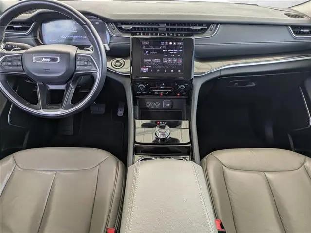 2022 Jeep Grand Cherokee Laredo 4x4