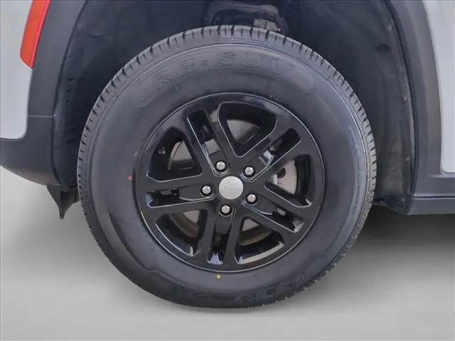 2022 Jeep Grand Cherokee Laredo 4x4