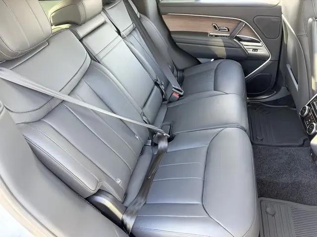 2026 Land Rover Range Rover P530 SE