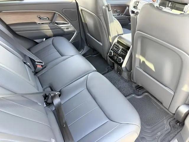 2026 Land Rover Range Rover P530 SE