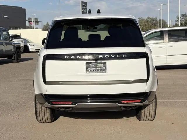 2026 Land Rover Range Rover P530 SE