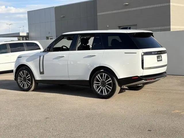 2026 Land Rover Range Rover P530 SE