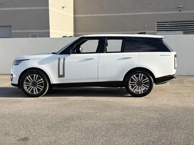 2026 Land Rover Range Rover P530 SE