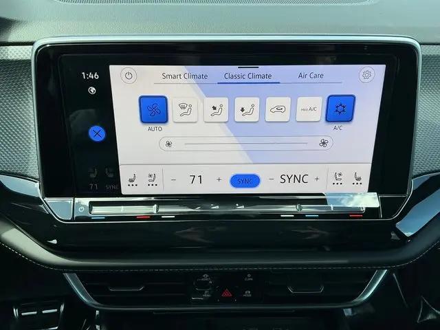 2026 Volkswagen Atlas Cross Sport SEL Premium R-Line