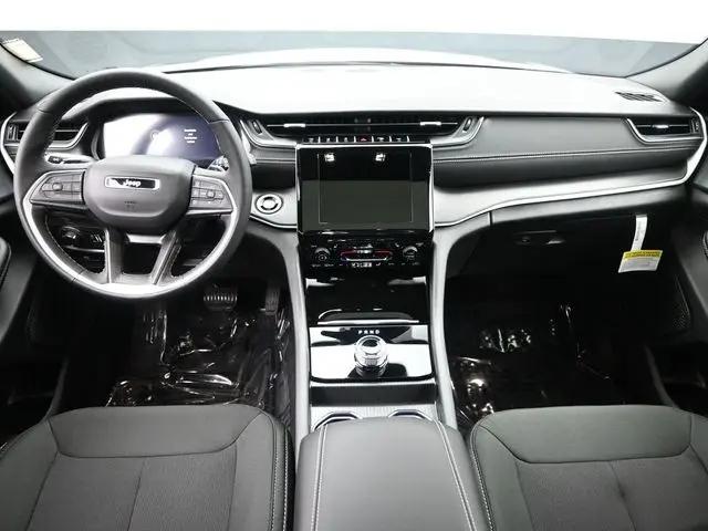 2026 Jeep Grand Cherokee L Altitude 4x4