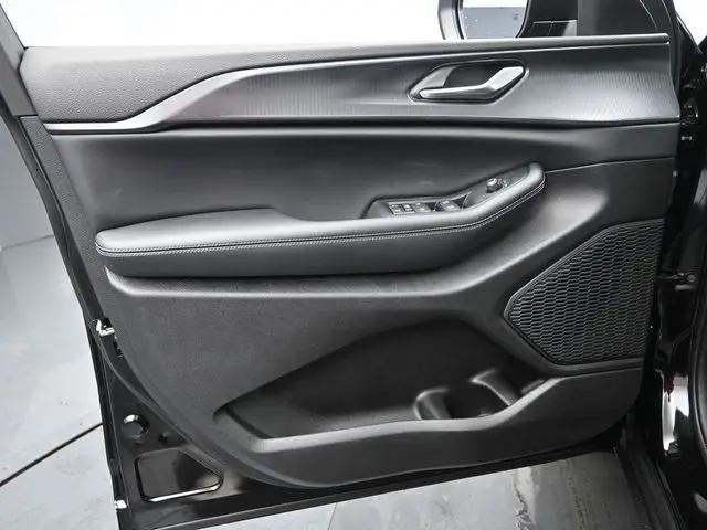 2026 Jeep Grand Cherokee L Altitude 4x4