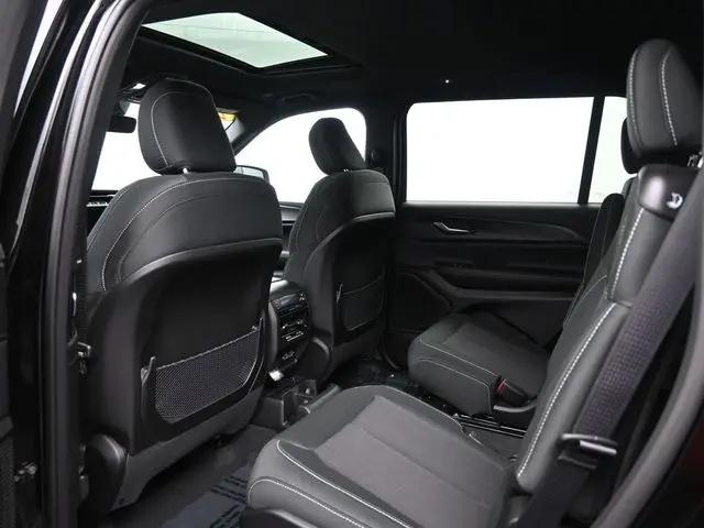 2026 Jeep Grand Cherokee L Altitude 4x4