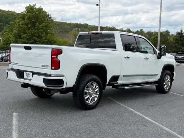 2026 Chevrolet Silverado 2500HD Crew Cab, Standard Bed, High Country, 4WD