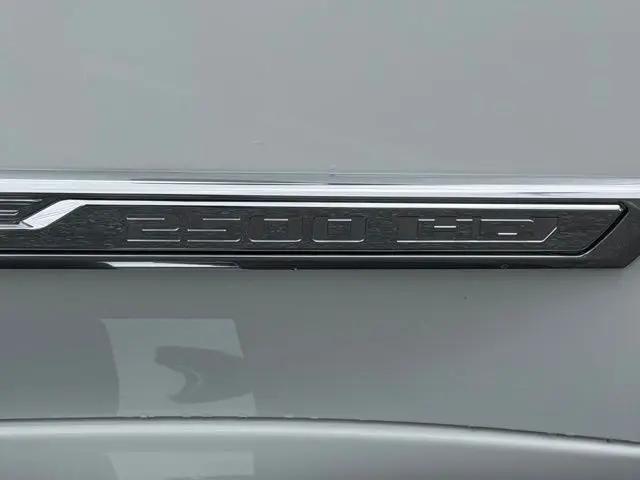 2026 Chevrolet Silverado 2500HD Crew Cab, Standard Bed, High Country, 4WD