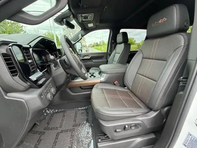 2026 Chevrolet Silverado 2500HD Crew Cab, Standard Bed, High Country, 4WD