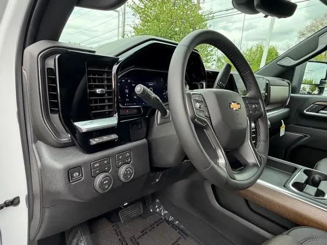2026 Chevrolet Silverado 2500HD Crew Cab, Standard Bed, High Country, 4WD