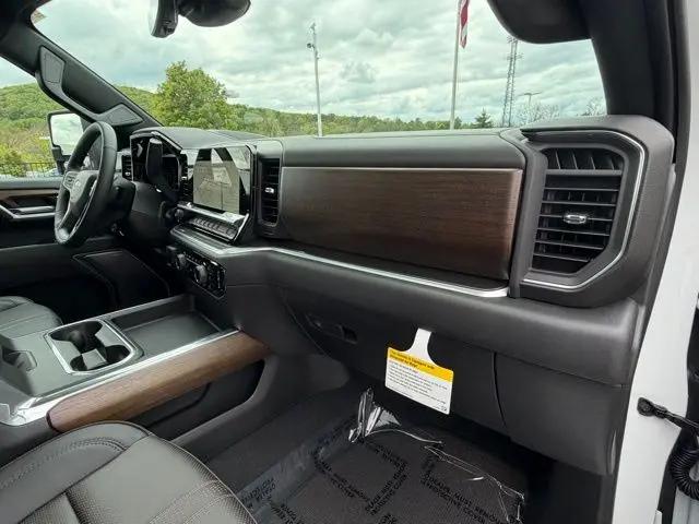 2026 Chevrolet Silverado 2500HD Crew Cab, Standard Bed, High Country, 4WD