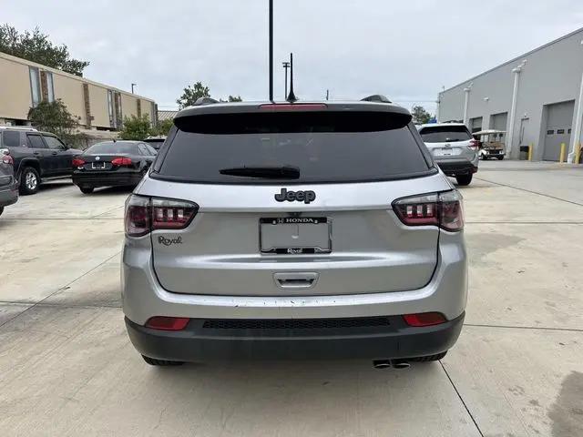 2022 Jeep Compass Altitude FWD
