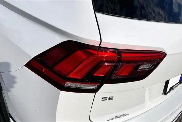 2024 Volkswagen Tiguan 2.0T SE R-Line Black