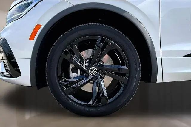 2024 Volkswagen Tiguan 2.0T SE R-Line Black
