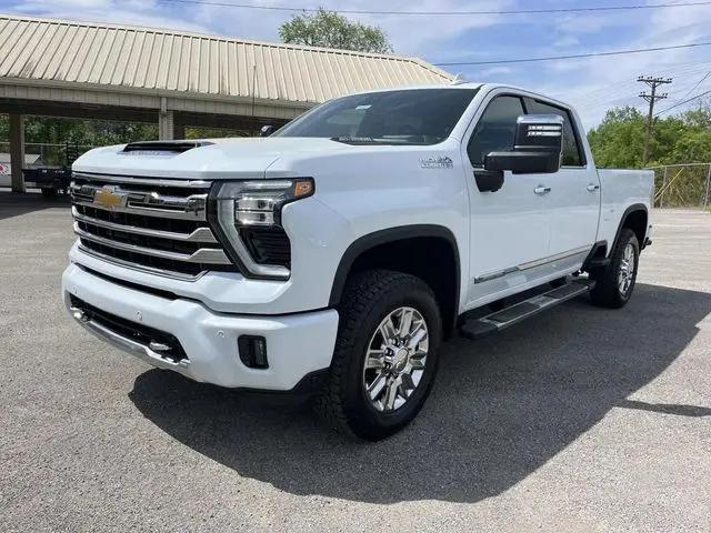 2026 Chevrolet Silverado 2500HD Crew Cab, Standard Bed, High Country, 4WD
