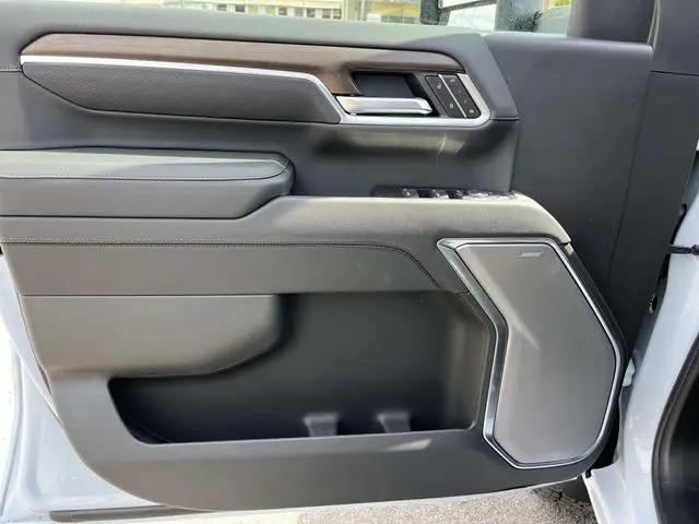 2026 Chevrolet Silverado 2500HD Crew Cab, Standard Bed, High Country, 4WD