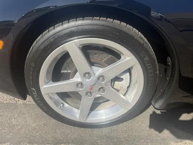 2005 Chevrolet Corvette Base