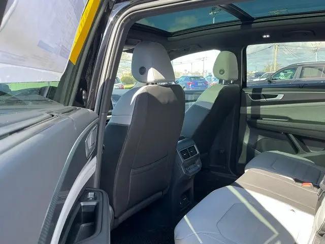 2026 Volkswagen Atlas Cross Sport SEL R-Line Black