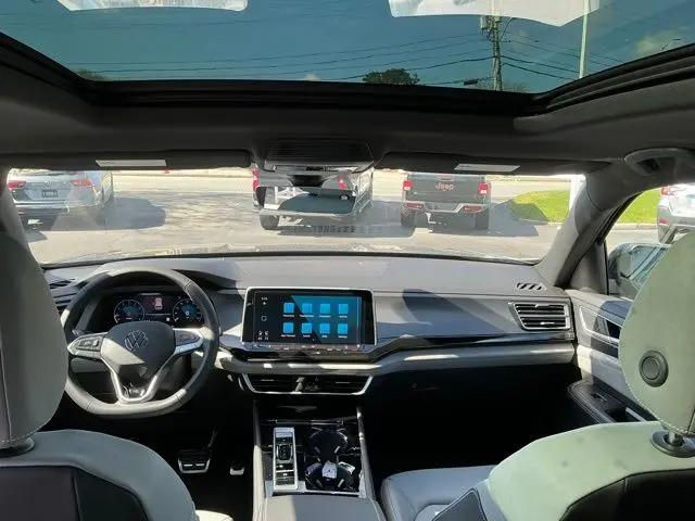 2026 Volkswagen Atlas Cross Sport SEL R-Line Black