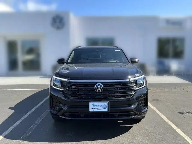 2026 Volkswagen Atlas Cross Sport SEL R-Line Black