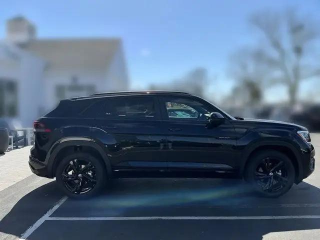 2026 Volkswagen Atlas Cross Sport SEL R-Line Black