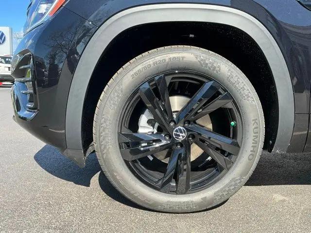 2026 Volkswagen Atlas Cross Sport SEL R-Line Black
